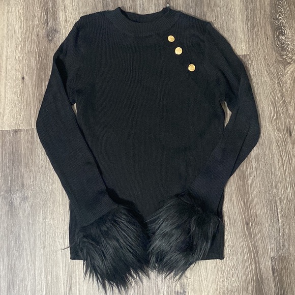 Shein faux fur cuff long sleeve knit top with gold buttons, medium - Picture 8 of 11